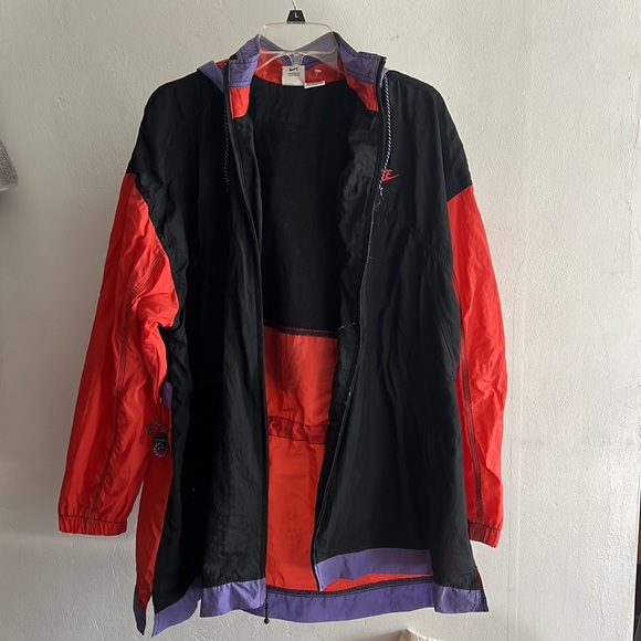 Nike black and red windbreaker - Picture 1 of 2